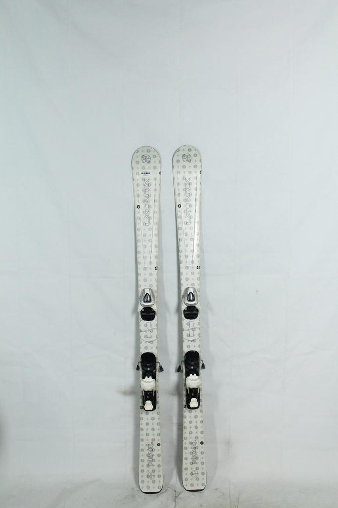 Refurbished - Ski - Lacroix Pearl grey - 146, Sport en Fitness, Skiën en Langlaufen, Ski, 140 tot 160 cm, Gebruikt, Overige merken