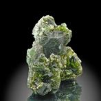 Zeldzame groene fluoriet-spiniel-tweelingcluster Kristalen -