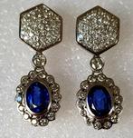 Oorbellen - 18 karaat Witgoud - 8.10ct. tw. Saffier -, Handtassen en Accessoires, Oorbellen, Nieuw