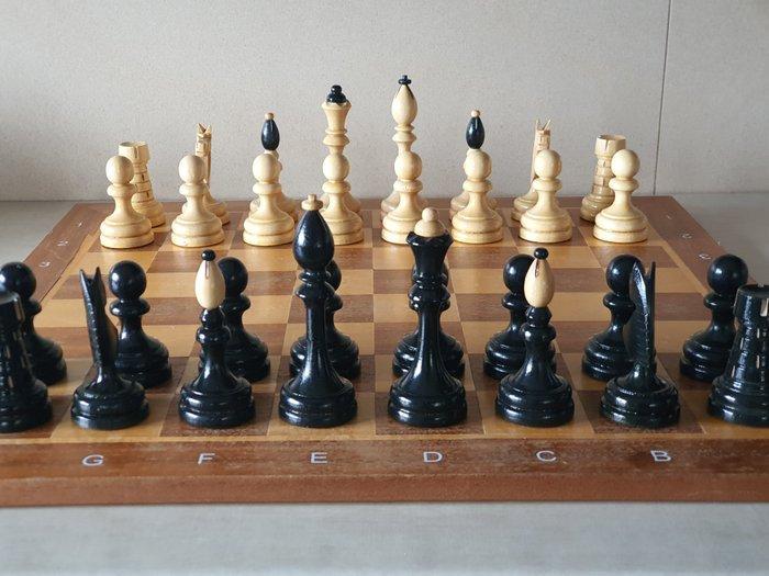 Klub czeski IV/2, Zakady obróbki drewna Frýdlant w, Antiek en Kunst, Curiosa en Brocante