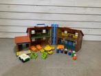 Fisher-Price - Jouet Family Tudor Playhouse Two Story -