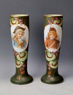 Vaas (2) - Opaline glas - Victoriaanse siervazen