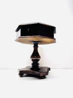 Table dappoint - Table d’appoint octogonale en bois sur