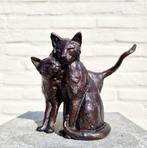 Figurine - Cuddling cats - Bronze