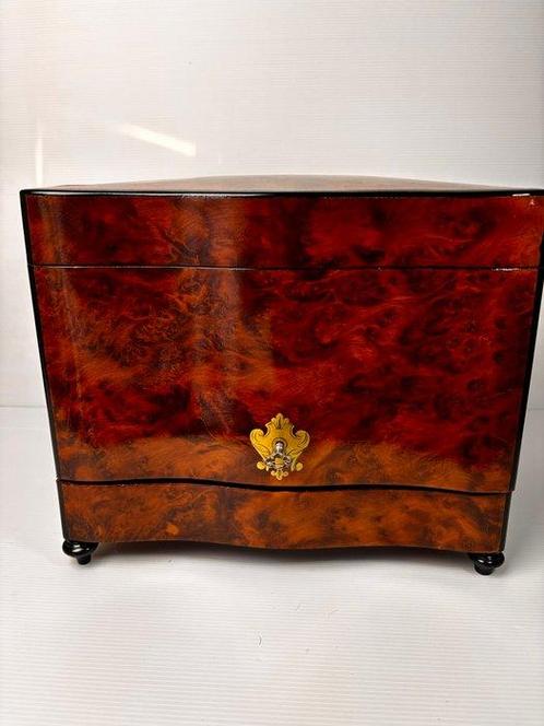 Cave à Liqueur Napoleon III - Armoire à liqueurs - Ronce de, Antiek en Kunst, Antiek | Meubels | Stoelen en Sofa's