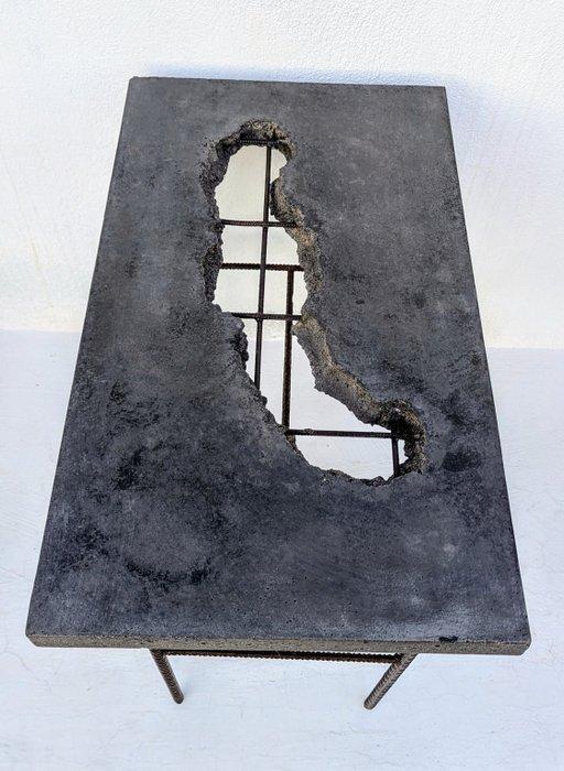 Wallavibe - D.B - Tuintafel - Mesa H - Brutalistische stijl, Antiek en Kunst, Curiosa en Brocante