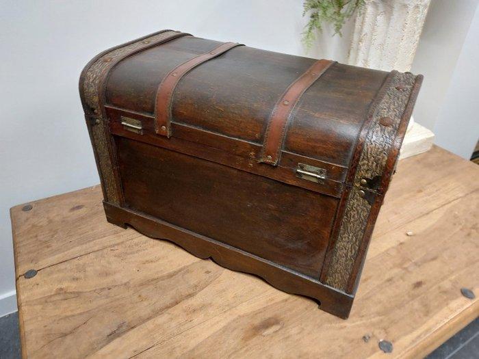 geen - Koffer, Antiek en Kunst, Kunst | Designobjecten