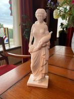 Statue, Sierlijke jonge vrouw met klassiek gewaad - 2 kg -