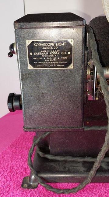 Eastman Kodak Co. Kodascope Eight Model 30 Projector beschikbaar voor biedingen