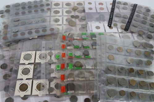 Monde. Uitzoekpartij op bladen (4.1 kilo)  (Sans Prix de, Postzegels en Munten, Munten | Europa | Niet-Euromunten