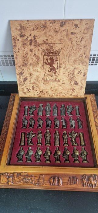 Jeu déchecs - Ajedrez de Lujo El Reino de León:, Antiek en Kunst, Curiosa en Brocante