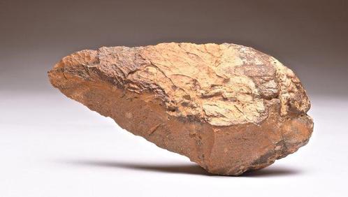 Paleolithic handaxe jasper Handbijl, Antiek en Kunst, Antiek | Overige Antiek