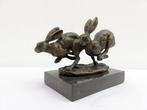 Figure - Running hares - Bronze, Marbre