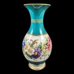 Vieux Paris / Old Paris jewelled porcelain turquoise vase, Antiek en Kunst