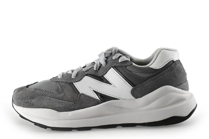New Balance Sneakers in maat 44 Grijs, Vêtements | Hommes, Chaussures, Envoi