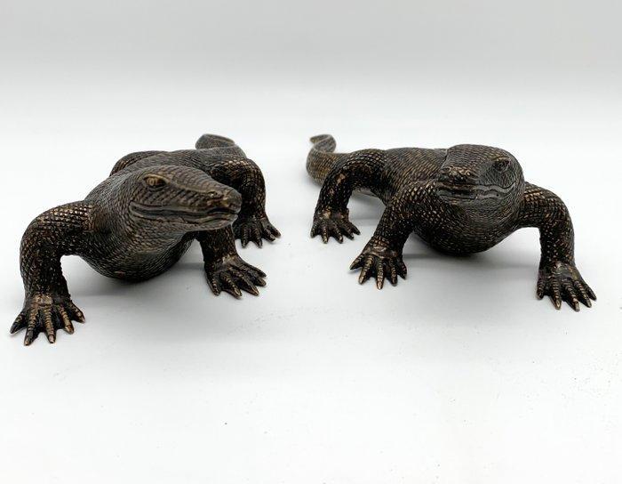 Beeldje - A set of 2 komodo dragons - Brons, Antiek en Kunst, Curiosa en Brocante