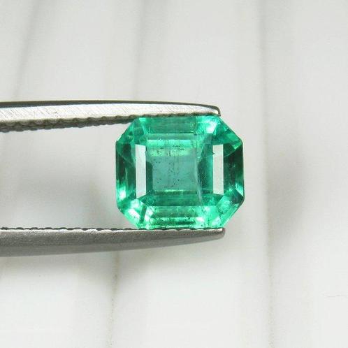 1 pcs Vert Émeraude - 2.02 ct - International Gemological, Handtassen en Accessoires, Edelstenen