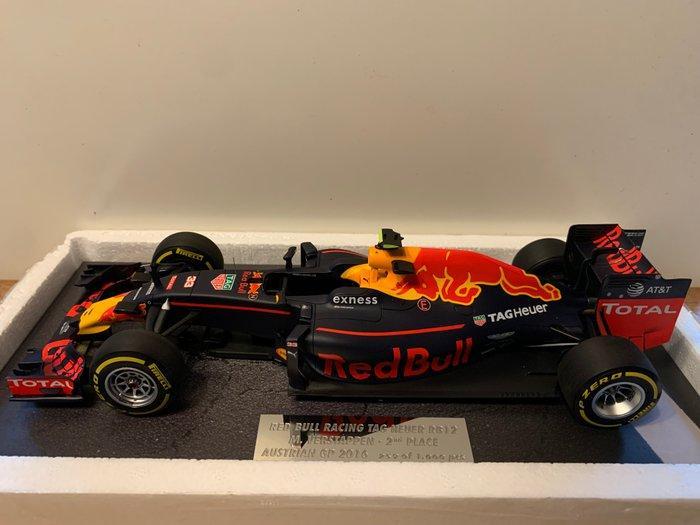 Minichamps 1:18 - Voiture miniature - 2016 - Aston Martin, Hobby en Vrije tijd, Modelauto's | 1:5 tot 1:12
