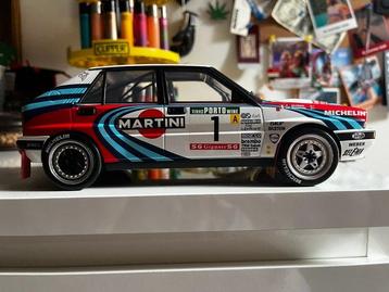 IXO 1:18 - Modelauto - Lancia Delta Integrale Martini, Nieuw