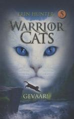 Warrior Cats 5 -   Gevaar 9789059240605, Boeken, Kinderboeken | Jeugd | 13 jaar en ouder, Zo goed als nieuw, Erin Hunter, Verzenden