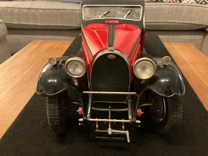 Pocher 1:8 - Modelauto - Bugatti T 50 1933, Hobby en Vrije tijd, Modelauto's | 1:5 tot 1:12