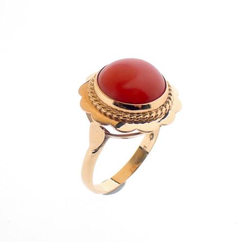 Gouden ring met bloedkoraal | Vintage (geelgoud), Handtassen en Accessoires, Ringen, Dame, Met edelsteen, Overige kleuren, Gebruikt