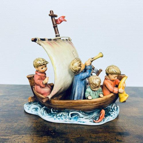 Hummel # 530 - Land in Sight - TMK 7 - Boxed - Figurine -, Antiek en Kunst, Curiosa en Brocante