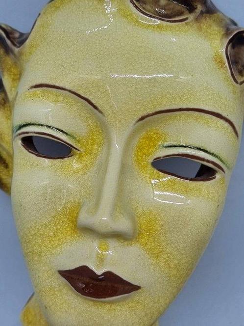 Karlsruher Majolika - Gertraud Wolterhoff - Sculpture, Mask, Antiek en Kunst, Antiek | Glaswerk en Kristal