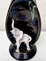Vaas - Zeldzame Olifant in Vaas - 21 cm - Keramiek, Antiek en Kunst