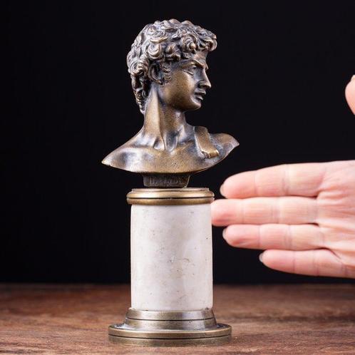 Statue, David di Michelangelo - 190 mm - Albâtre, Bronze, Le, Antiek en Kunst, Antiek | Overige Antiek