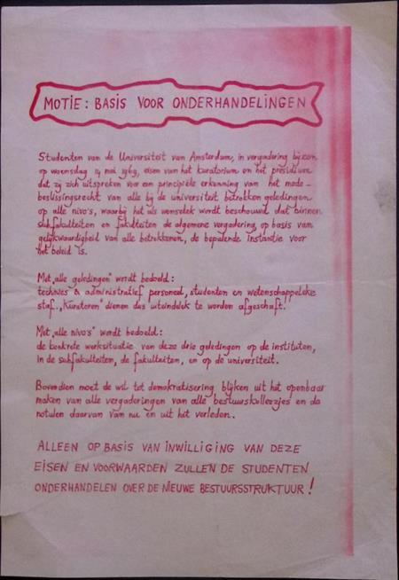 Studenten van de Universiteit Amsterdam onderhandelen op..., Verzamelen, Posters, Nieuw, Overige onderwerpen, Met lijst, Verzenden
