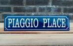 Piaggio place, Verzamelen, Merken en Reclamevoorwerpen, Verzenden, Nieuw