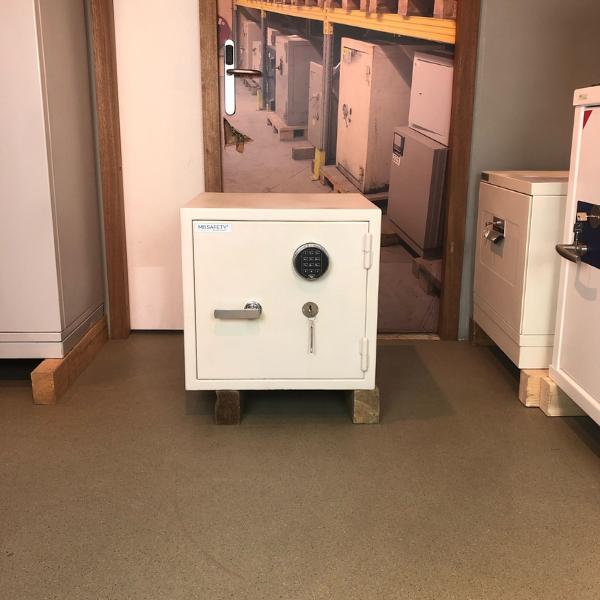 Gebruikte inbraakwerende kluis Fortis, Huis en Inrichting, Brandblussers en Brandkasten, Gebruikt, Verzenden