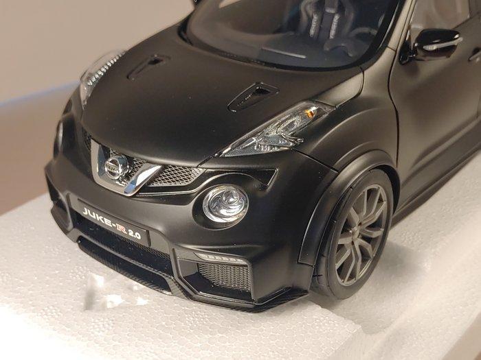 Autoart 1:18 - Model sportwagen - Nissan Juke-R 2.0 Matt, Hobby en Vrije tijd, Modelauto's | 1:5 tot 1:12