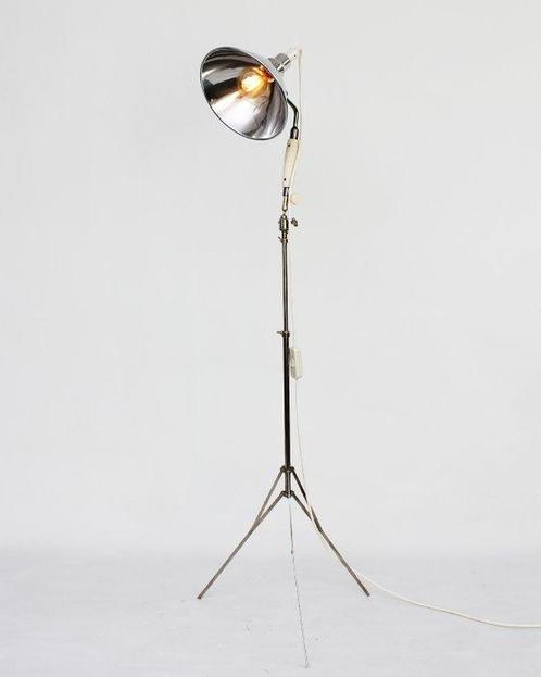 Junolux - Staande lamp - Aluminium, Bakeliet, Staal, Antiek en Kunst, Antiek | Wandborden en Tegels
