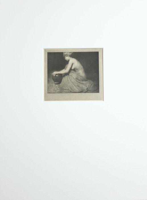 Alvin Langdon Coburn (1882-1966) - The Water Carrier, Antiek en Kunst, Kunst | Designobjecten