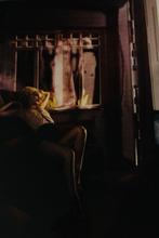 Phaedra Brody-yellowkorner - Home Alone, Antiek en Kunst