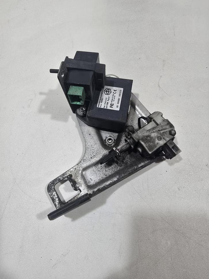 Piaggio Mp3 250 LT 2009 / Regeleenheid buddyslot, Fietsen en Brommers, Brommeronderdelen | Scooters, Zadel, Overige merken, Ophalen of Verzenden