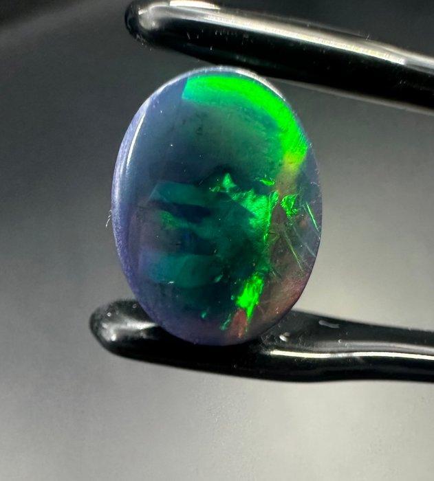 3,50ct Zwarte Opaal Cabochon- 0.7 g, Verzamelen, Mineralen en Fossielen
