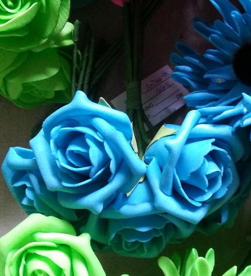 foam Rose Emilia 6cm. Neon Blauw BUNDEL7 Bundel 7 stuks, Maison & Meubles, Accessoires pour la Maison | Plantes & Fleurs artificielles