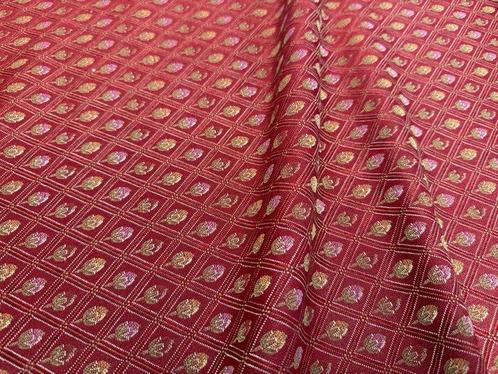 Goud- en karmozijnrode stof: tijdloze elegantie voor een, Antiek en Kunst, Antiek | Tapijten, Tafelkleden en Textiel