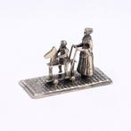 NO RESERVE - H. Hooijkaas- Moeder met kind - Figurine -