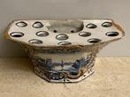 Delft polychrome wanddecoratie met bouquetière - Plaque -