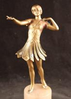 sculptuur, Art Deco danseres - 26 cm - Gepatineerd witmetaal