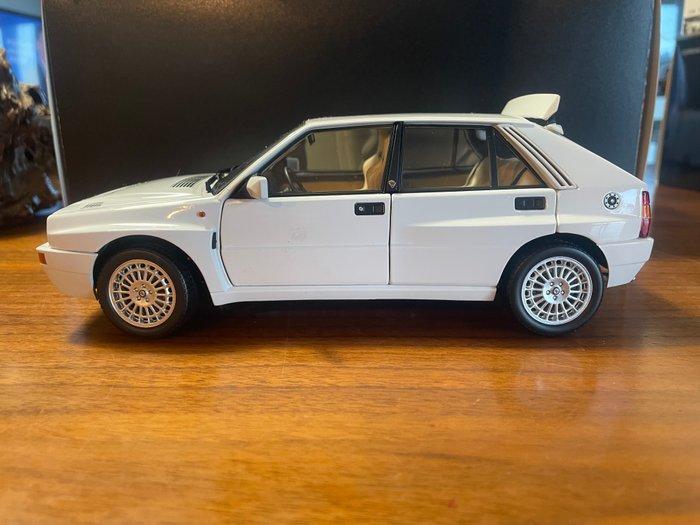 Kyosho 1:18 - Modelauto - Lancia Delta HF Integrale, Hobby en Vrije tijd, Modelauto's | 1:5 tot 1:12
