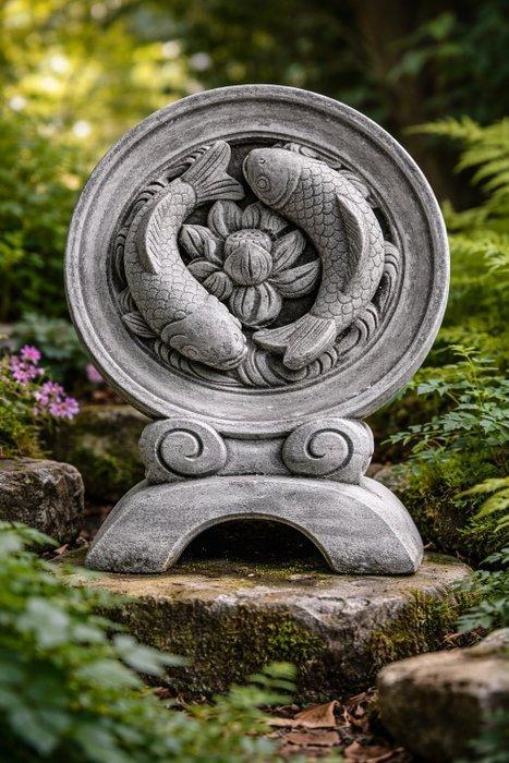 Toby (XX) - sculptuur, Handgemaakt betonnen tuinbeeld “Koi, Antiek en Kunst, Curiosa en Brocante
