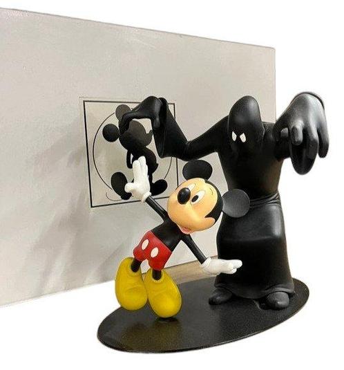 Mickey Mouse and Phantom Blot - Leblon Delienne - Beeldje -, Verzamelen, Disney