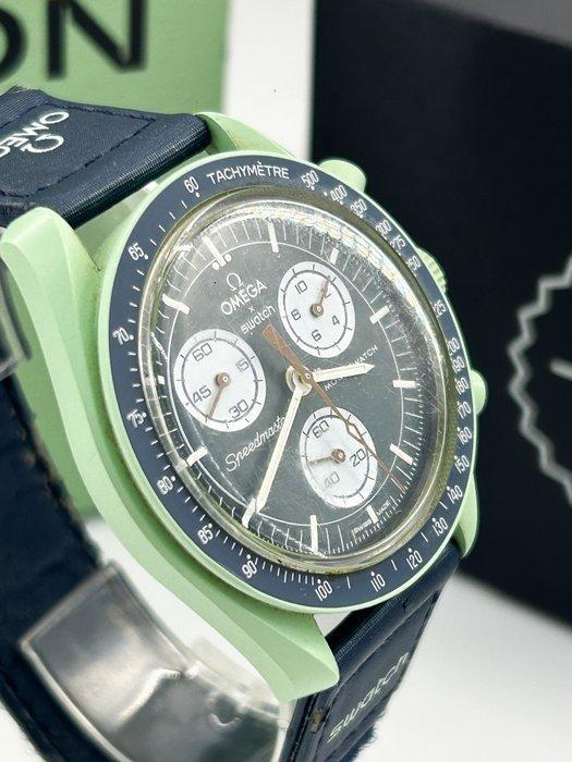 Omega x Swatch - MoonSwatch - Mission on Earth - Zonder, Handtassen en Accessoires, Horloges | Heren