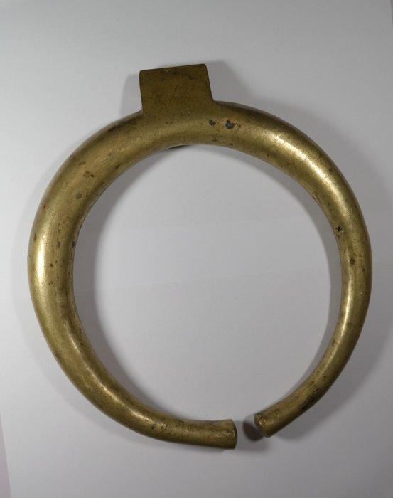 . Afrique de lOuest Large “King Manilla” (Ceremonial, Postzegels en Munten, Munten | Azië