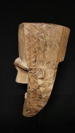 Geweldige helm - Giftand - Gabon (Zonder minimumprijs)